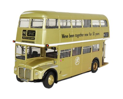 Lot 186 - DIECAST - SUNSTAR 1/24 SCALE DIECAST MODEL BUS - GOLDEN JUBILEE