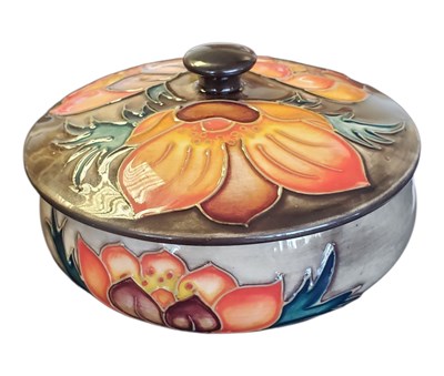 Lot 158 - MOORCROFT - 1997 POTTERY ANEMONE PATTERNED TRIAL LIDDED POT