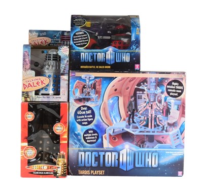 Lot 688 - DR WHO - TARDIS PLAYSET & COLLECTION OF ELECTRONIC DALEKS