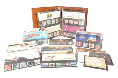Lot 133 - LARGE COLLECTION OF LATE 20TH / 21ST CENTURY PRESENTATION PACKS