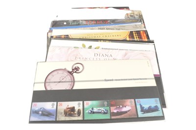 Lot 133 - LARGE COLLECTION OF LATE 20TH / 21ST CENTURY PRESENTATION PACKS