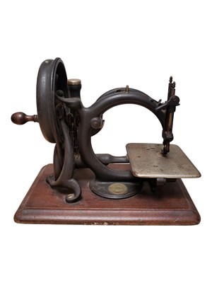 Lot 314 - WILLCOX & GIBBS - LATE 19TH CENTURY HAND CRANKED SEWING MACHINE
