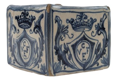 Lot 68 - BELIEVED ITALIAN 18TH CENTURY MAJOLICA CERAMIC INKWELL DUSTER