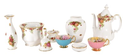 Lot 190 - COLLECTION OF 20TH CENTURY CHINA OLD COUNTRY ROSES PIECES