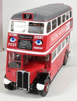 Lot 9 - DIECAST - SUNSTAR 1/24 SCALE DIECAST MODEL BUS