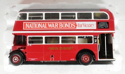 Lot 9 - DIECAST - SUNSTAR 1/24 SCALE DIECAST MODEL BUS