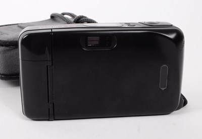 Lot 200 - YASHICA - 1990S T4 35MM COMPACT CAMERA
