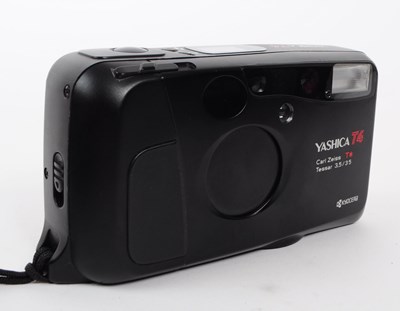 Lot 200 - YASHICA - 1990S T4 35MM COMPACT CAMERA