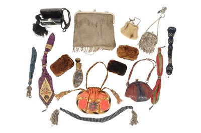 Lot 370 - COLLECTION OF VICTORIAN & LATER PURSES