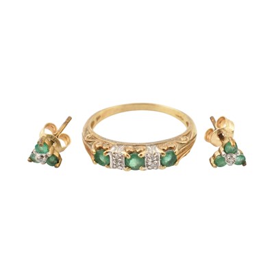 Lot 210 - HALLMARKED 9CT GOLD EMERALD & DIAMOND RING & EARRINGS