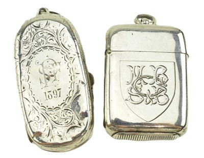 Lot 45 - VICTORIAN HALLMARKED SILVER TWIN SOVEREIGN CASE & A VESTA CASE