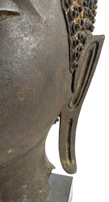 Lot 4 - 16TH CENTURY THAILAND AYUTTHAYA PERIOD BRONZE HEAD OF BUDDHA