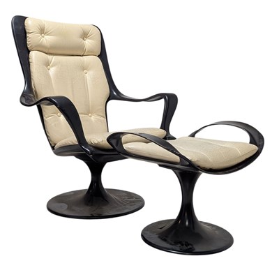 Lot 114 - BRITISH MODERN DESIGN - 1970S SWIVEL LEATHER ARMCHAIR & OTTOMAN FOOTSTOOL