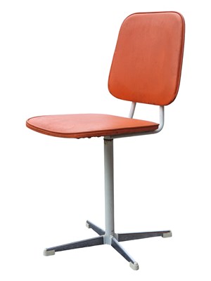 Lot 595 - MANNER OF TANSAD FURNITURE - MID CENTURY OFFICE SWIVEL CHAIR