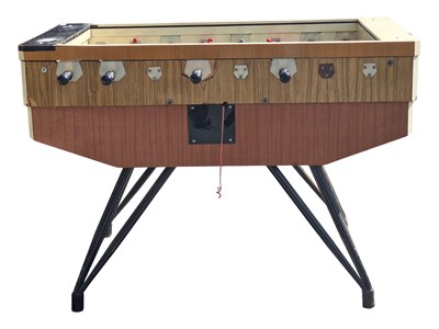 Lot 592 - VINTAGE 20TH CENTURY TABLE FOOTBALL / FOOSBALL TABLE