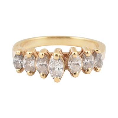 Lot 307 - GOLD & DIAMOND SEVEN STONE RING