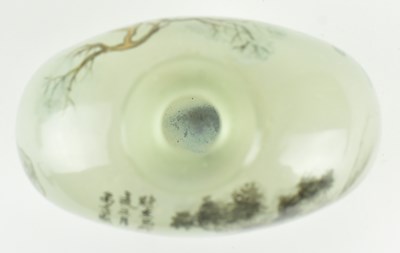 Lot 199 - LARGE GLASS INSIDE PAINTED SNUFF BOTTLE