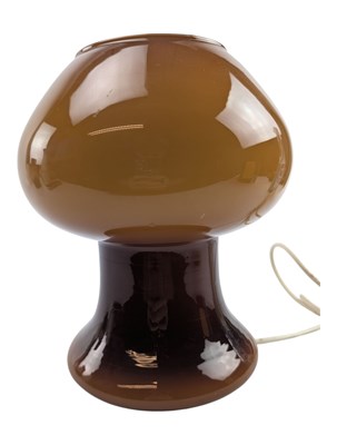 Lot 222 - PROVA, ITALY - VINTAGE MID CENTURY 1970S CARAMEL GLASS DESK LAMP