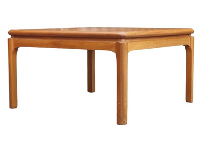 Lot 559 - NATHAN - MID CENTURY TEAK COFFEE TABLE
