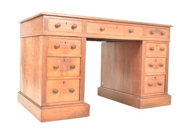 Lot 327 - 19TH CENTURY OAK WOOD TWIN PEDESTAL OFFICE WRITING DESK