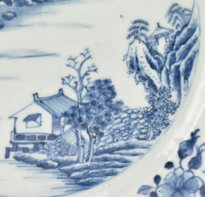 Lot 157 - QING DYNASTY BLUE AND WHITE WARMING PLATE 清 青海山水保温盘