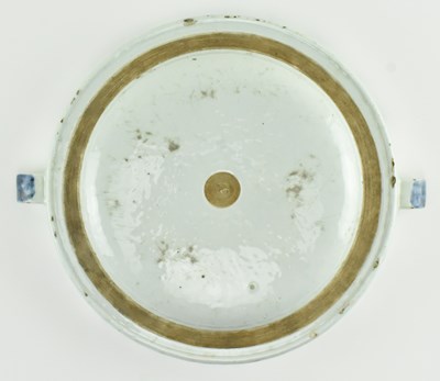 Lot 157 - QING DYNASTY BLUE AND WHITE WARMING PLATE 清 青海山水保温盘