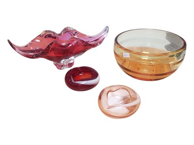 Lot 12 - COLLECTION OF FOUR 20TH CENTURY STUDIO GLASS VASES AND BOWLS