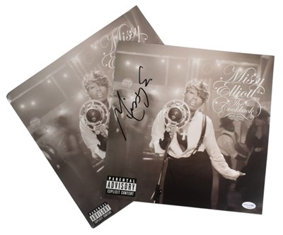 Lot 61 - MISSY ELLIOTT - THE COOKBOOK - AUTOGRAPHED VINYL RECORD LP