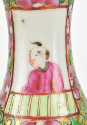 Lot 56 - PAIR OF QING CANTON FAMILLE ROSE MINIATURE VASES 清 广彩人物小瓶一对