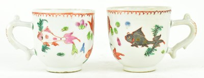 Lot 9 - PAIR OF QING DYNASTY "CARP AND ALGAE" CUPS 清 鱼藻纹杯一对