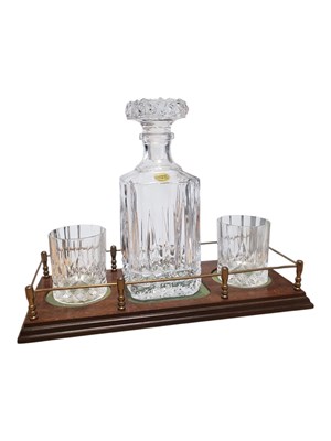 Lot 213 - CRISTAL D'ARQUES - FRENCH LATE 20TH CENTURY LEAD CRYSTAL DECANTER SET