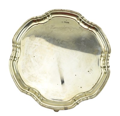 Lot 2 - A GEORGE V HALLMARKED SILVER SALVER TRAY