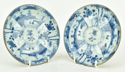 Lot 137 - PAIR OF QING DYNASTY BATAVIA BLUE AND WHITE SAUCERS 清 紫金釉青花碟两件