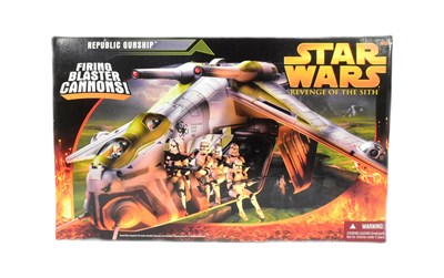 Lot 95 - STAR WARS - REVENGE OF THE SITH REPUBLIC GUNSHIP FACTORY SEALED