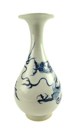 Lot 46 - YUAN STYLE BLUE AND WHITE YUHUCHUN 'DRAGON' VASE 青花 龙纹玉壶春瓶