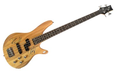 Lot 175 - METALLICA (BAND) - DUAL AUTOGRAPHED BASS GUITAR - ACOA