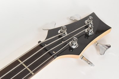 Lot 175 - METALLICA (BAND) - DUAL AUTOGRAPHED BASS GUITAR - ACOA