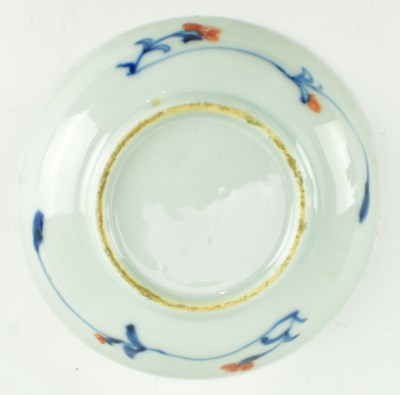 Lot 3 - QING KANGXI BLUE AND WHITE COPPER RED SAUCER 康熙 青花矾红小碟