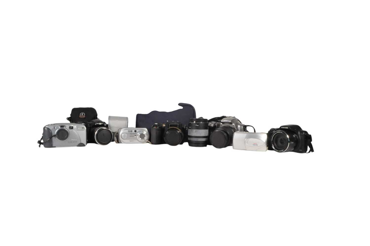 Lot 239 - COLLECTION OF CONTEMPORARY DIGITAL CAMERAS