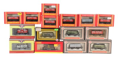 Lot 78 - MODEL RAILWAY - HORNBY & DAPOL OO GAUGE ROLLING STOCK