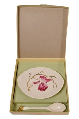 Lot 31 - CARLTON WARE - MID CENTURY CERAMIC MAGNOLIA TEA SERVICE PIECES