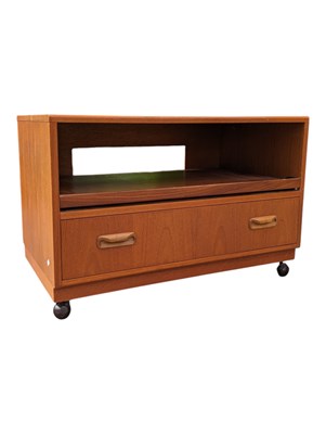 Lot 811 - G PLAN FURNITURE - LATE CENTURY TEAK MEDIA CABINET