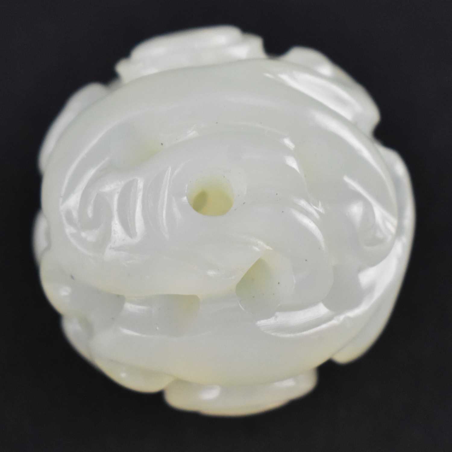 Lot 175 - QING DYNASTY PALE CELADON JADE CARVED WITH "DOUBLE DRAGONS" 清 青白玉 双龙吊锤