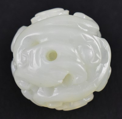 Lot 175 - QING DYNASTY PALE CELADON JADE CARVED WITH "DOUBLE DRAGONS" 清 青白玉 双龙吊锤
