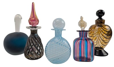 Lot 68 - FIVE STUDIO ART GLASS PERFUME BOTTLES INCL. BY DAVID WALLACE & VILLAGE GLASS