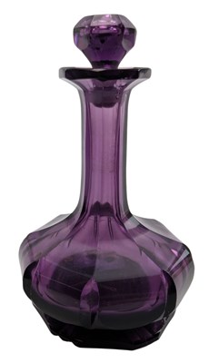 Lot 108 - VICTORIAN 19TH CENTURY AMETHYST GLASS PERFUME BOTTLE WITH STOPPER