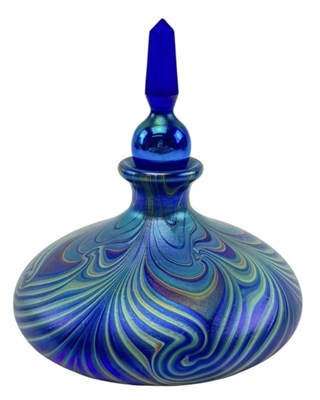 Lot 74 - RICHARD P. GOLDING FOR OKRA - VINTAGE LUSTRE STUDIO ART GLASS PERFUME BOTTLE WITH STOPPER