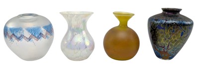 Lot 135 - FOUR VINTAGE 20TH CENTURY STUDIO ART GLASS BUD VASES