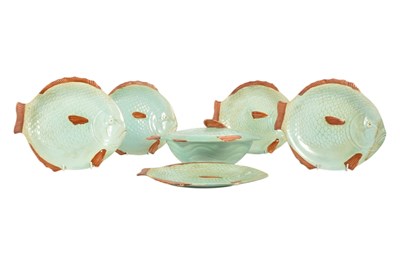 Lot 47 - SHORTER & SON - COLLECTION OF 20TH CENTURY NOVELTY FISH POTTERY PLATES