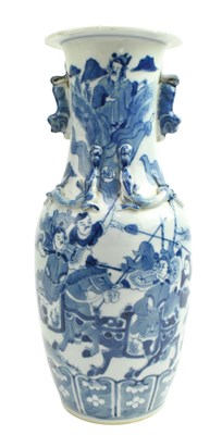 Lot 139 - 20TH CENTURY CHINESE BLUE AND WHITE VASE 20世纪 青花双耳瓶